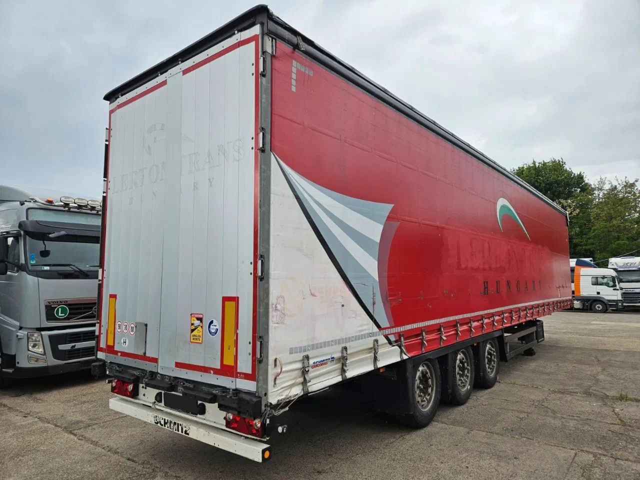 Schmitz Cargobull SCB S3T 60 unis in stock! 6 New tires, Alloy w. - Félpótkocsi: 5 kép. Schmitz Cargobull SCB S3T 60 unis in stock! 6 New tires, Alloy w. - Félpótkocsi: 5 kép.