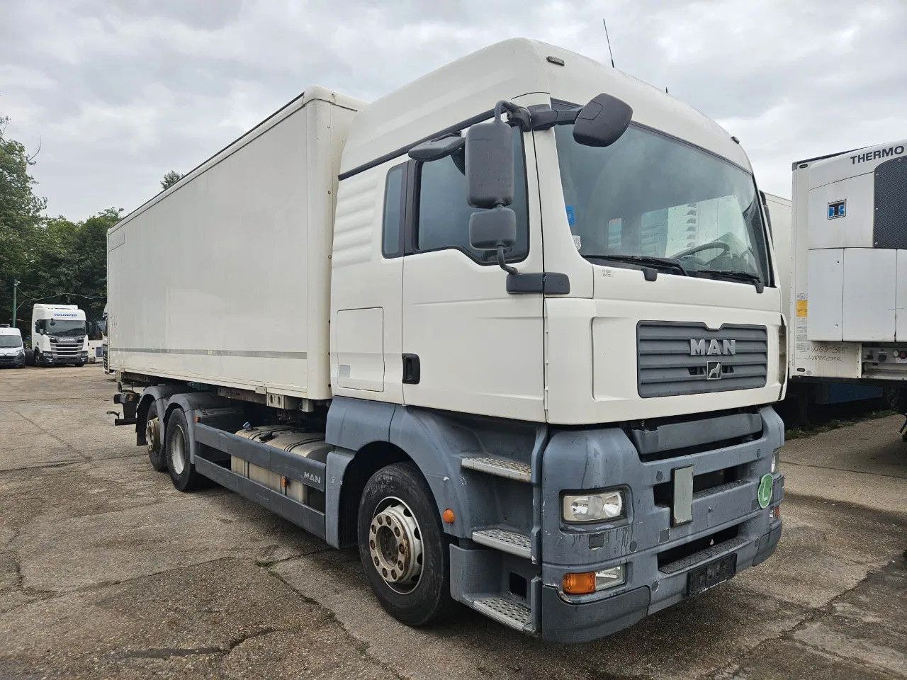 MAN TGA 26.400 BDF Tail Lift Euro5, New Smart2 Tacho - Cserefelépítményes teherautó: 2 kép. MAN TGA 26.400 BDF Tail Lift Euro5, New Smart2 Tacho - Cserefelépítményes teherautó: 2 kép.