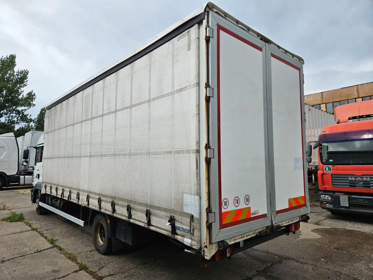MAN TGL 8.220 4x2 BL Euro 5 EEV - Ponyvás teherautó: 3 kép. MAN TGL 8.220 4x2 BL Euro 5 EEV - Ponyvás teherautó: 3 kép.