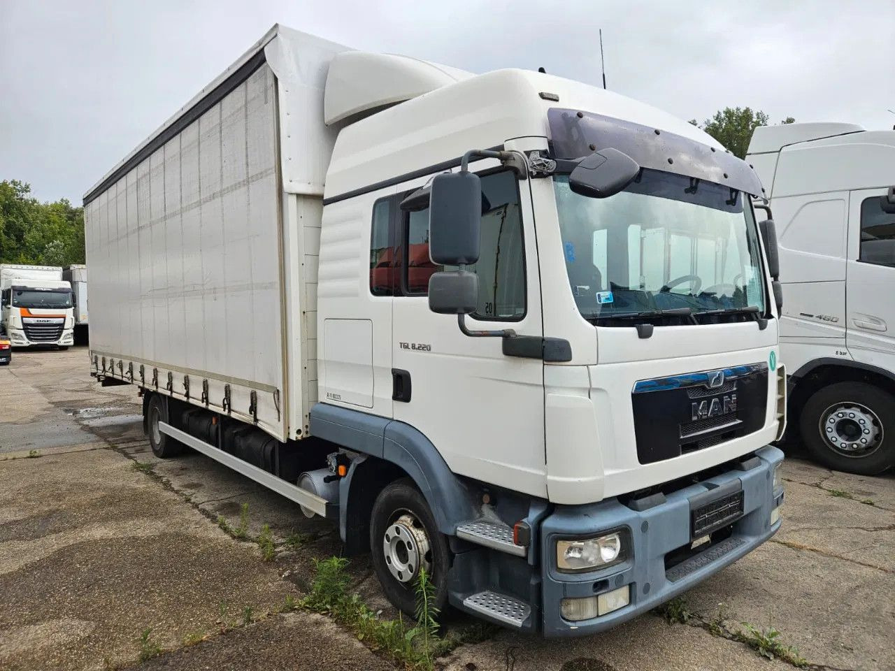 MAN TGL 8.220 4x2 BL Euro 5 EEV - Ponyvás teherautó: 2 kép. MAN TGL 8.220 4x2 BL Euro 5 EEV - Ponyvás teherautó: 2 kép.