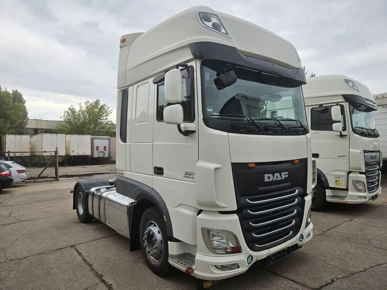 DAF XF 460 SSC, Intarder, New Smart2 Tachograph, Sta - Nyergesvontató: 2 kép. DAF XF 460 SSC, Intarder, New Smart2 Tachograph, Sta - Nyergesvontató: 2 kép.