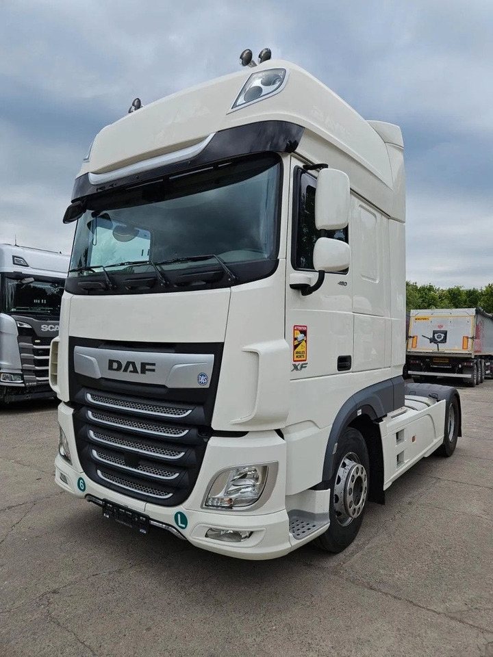 DAF XF 480 SSC Full Spoiler Standklima - Nyergesvontató: 1 kép. DAF XF 480 SSC Full Spoiler Standklima - Nyergesvontató: 1 kép.