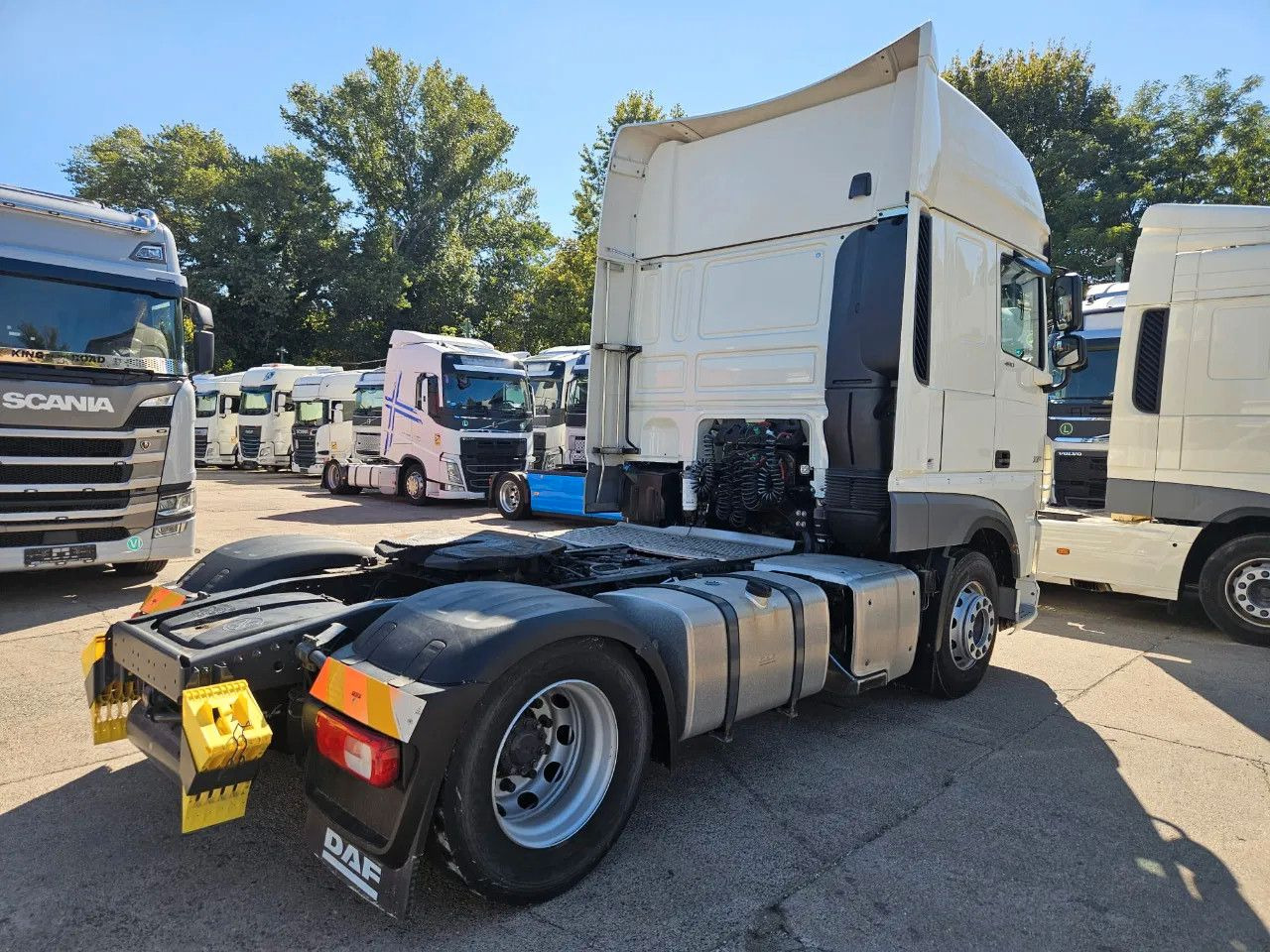 DAF XF 480 SSC Standard - Nyergesvontató: 4 kép. DAF XF 480 SSC Standard - Nyergesvontató: 4 kép.