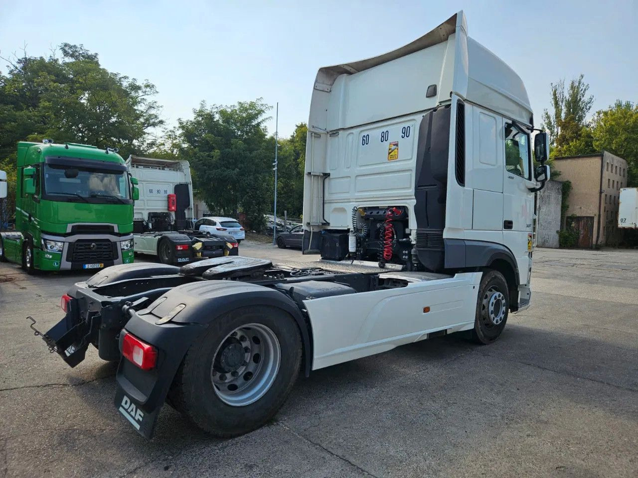 DAF XF 480 SSC-Standard-StandKlima - Nyergesvontató: 3 kép. DAF XF 480 SSC-Standard-StandKlima - Nyergesvontató: 3 kép.