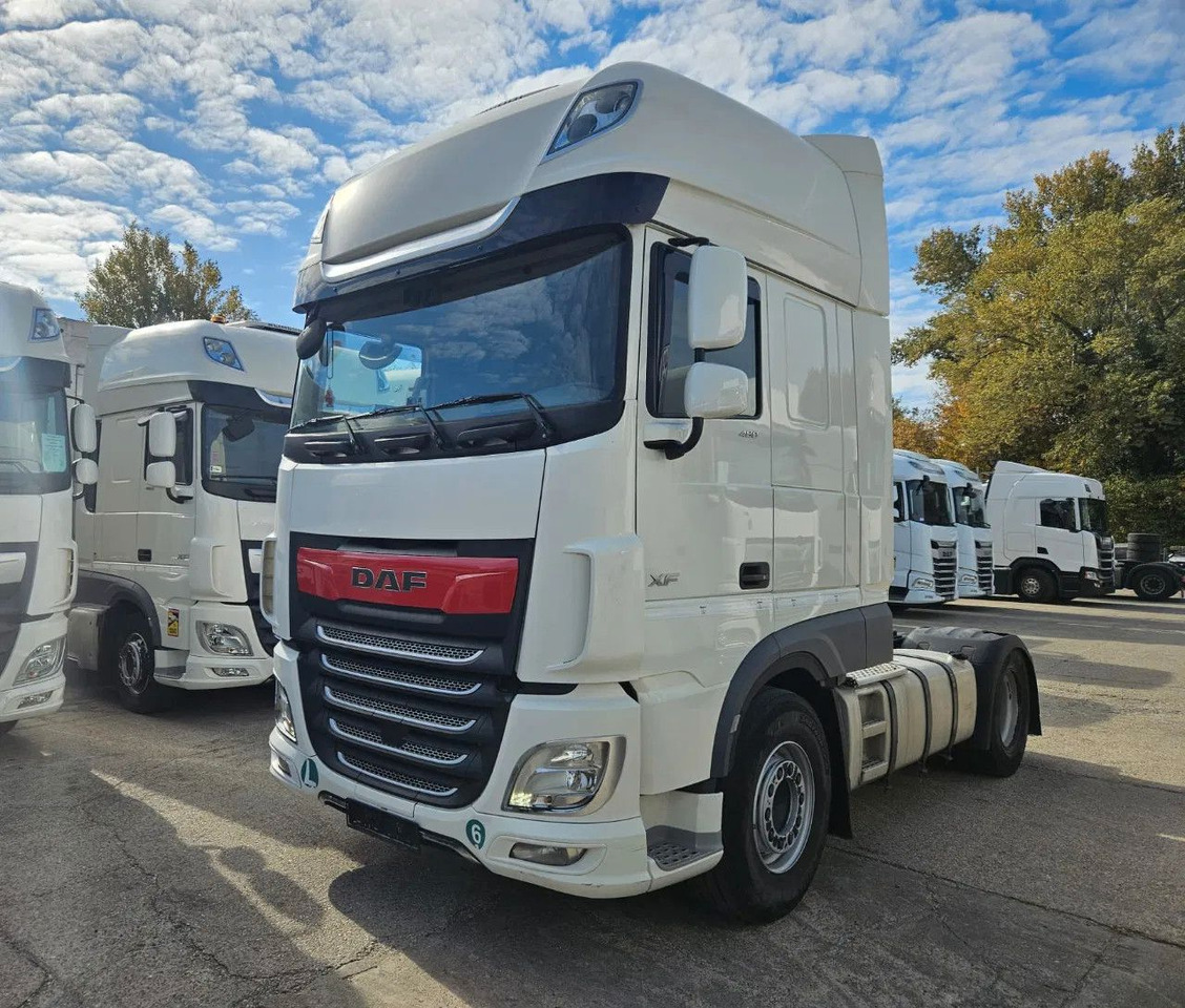 DAF XF 480 SSC-Standard-StandKlima - Nyergesvontató: 1 kép. DAF XF 480 SSC-Standard-StandKlima - Nyergesvontató: 1 kép.