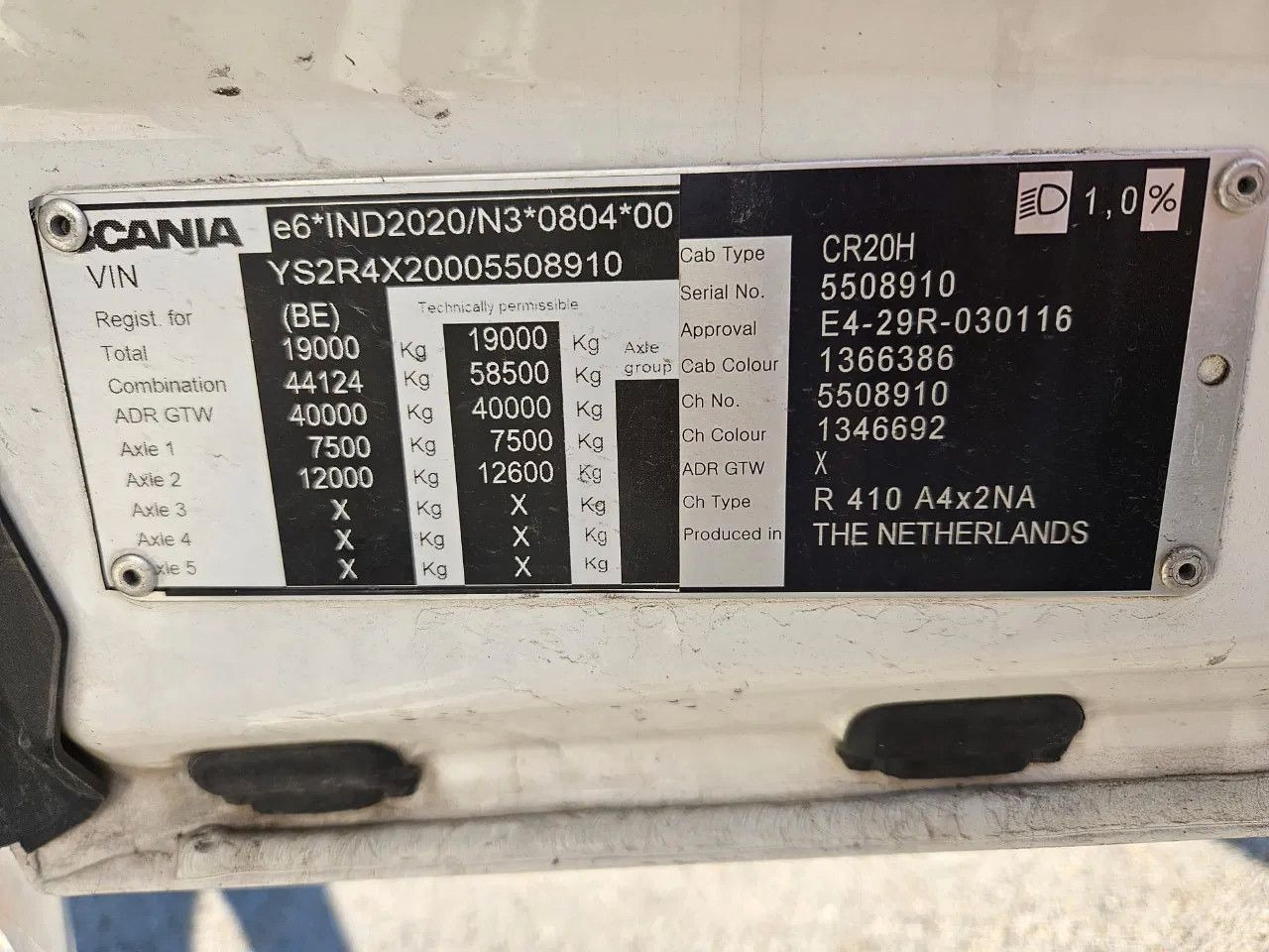 Nyergesvontató Scania R410 LNG, ADR, Big Navi, Camera: 10 kép.