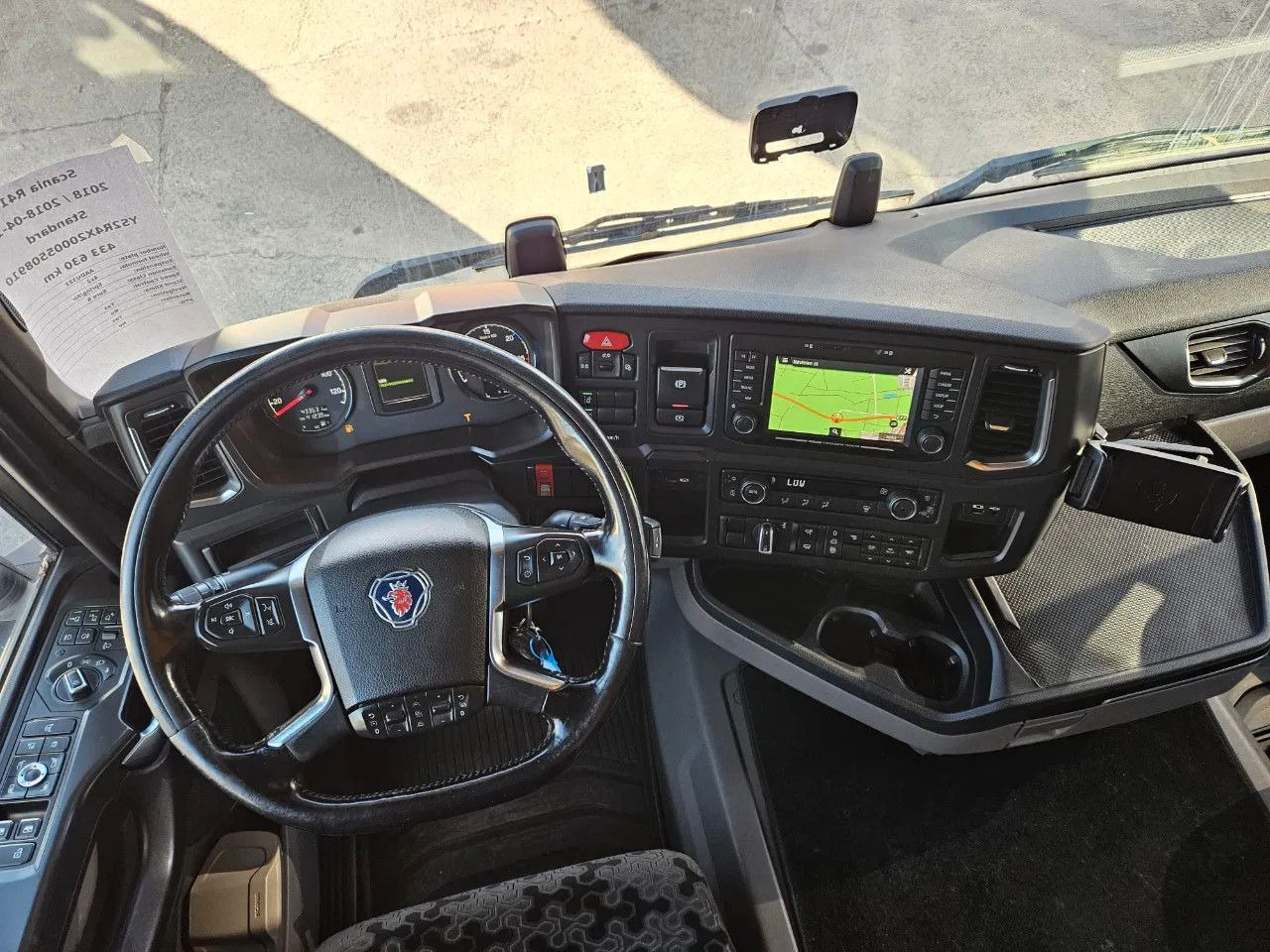 Nyergesvontató Scania R410 LNG, ADR, Big Navi, Camera: 8 kép.