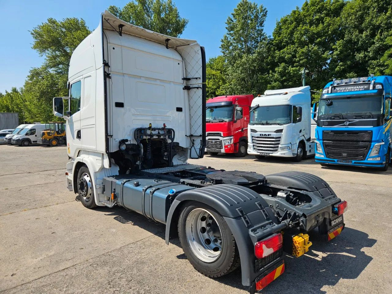 Scania R410 Mega, TopLine, StandKlima - Nyergesvontató: 4 kép. Scania R410 Mega, TopLine, StandKlima - Nyergesvontató: 4 kép.