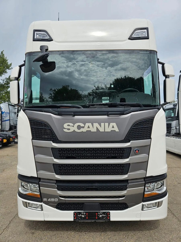 Scania R450 Alloy wheels, Stand Klima, Navi, 2 units - Nyergesvontató: 3 kép. Scania R450 Alloy wheels, Stand Klima, Navi, 2 units - Nyergesvontató: 3 kép.