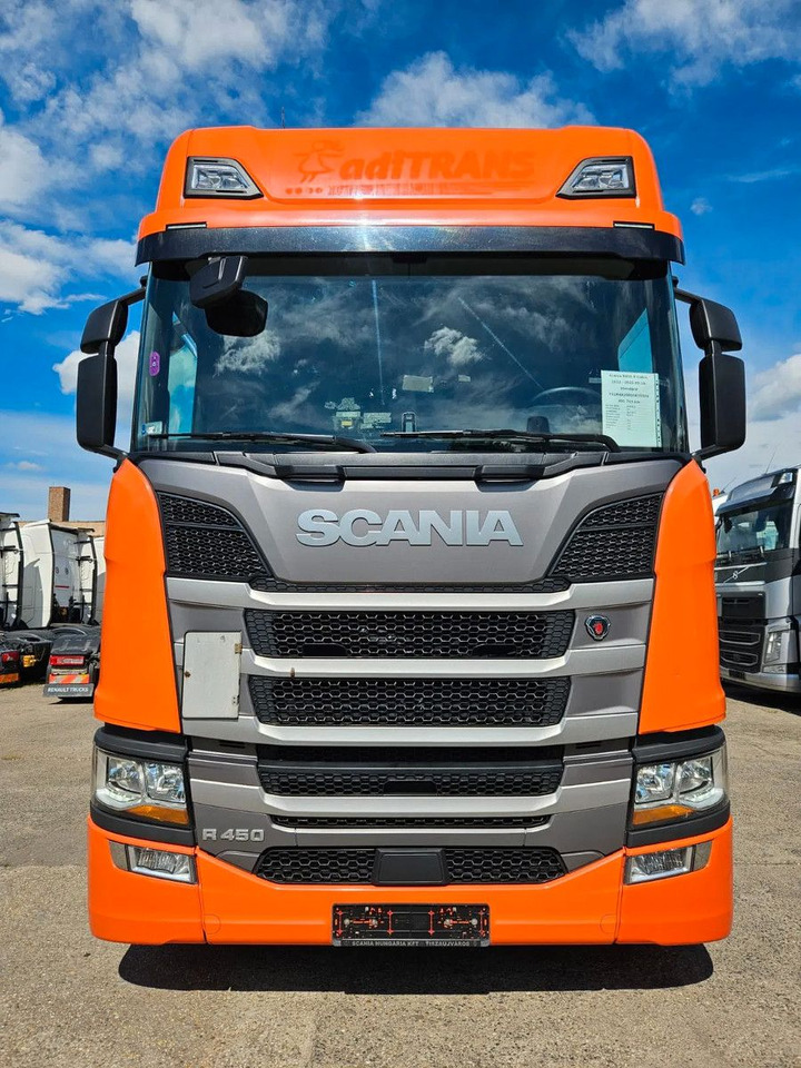 Scania R450 PTO, Standklima, Navi, New Smart2 tachograp - Nyergesvontató: 3 kép. Scania R450 PTO, Standklima, Navi, New Smart2 tachograp - Nyergesvontató: 3 kép.