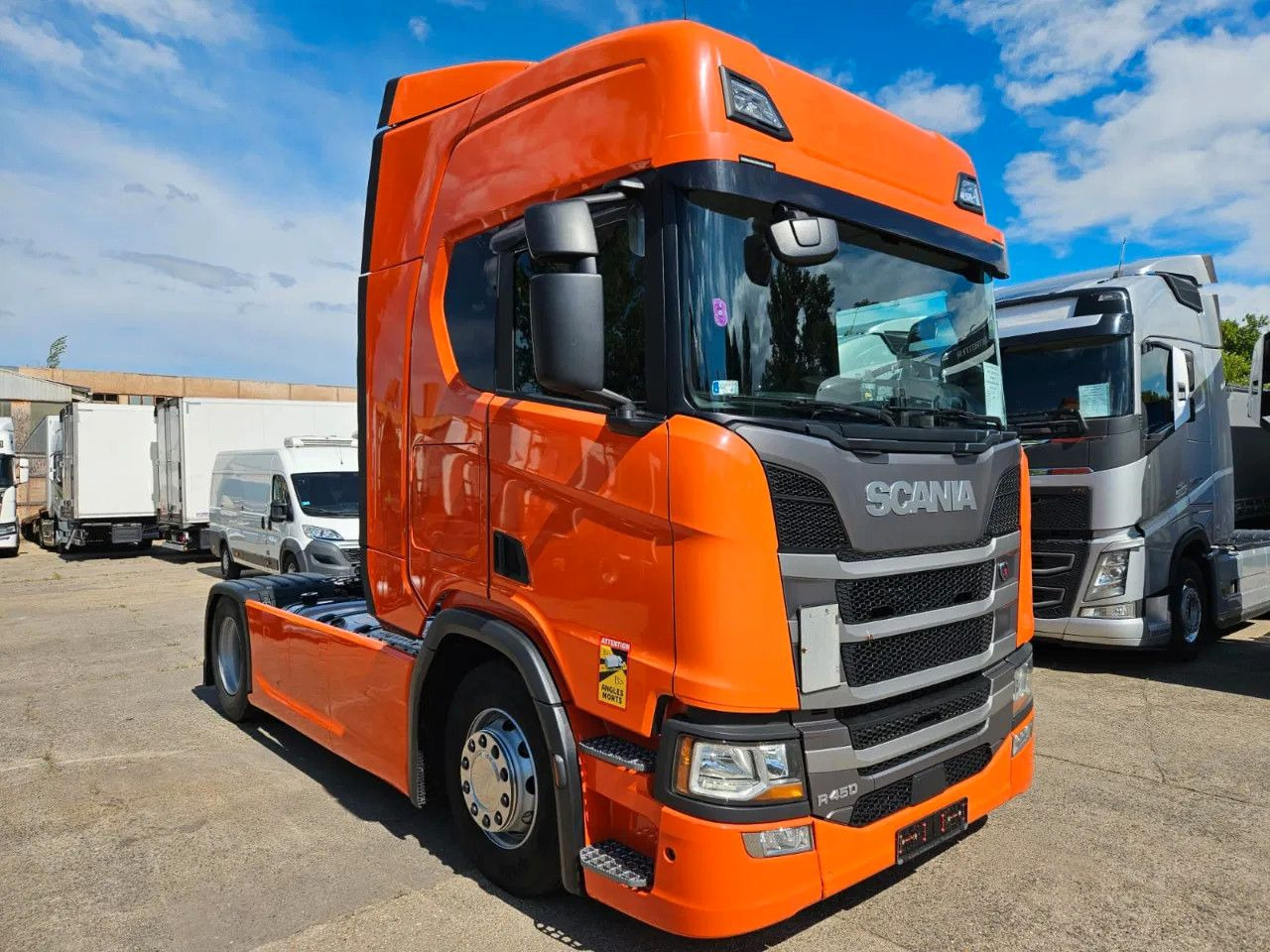 Scania R450 PTO, Standklima, Navi, New Smart2 tachograp - Nyergesvontató: 2 kép. Scania R450 PTO, Standklima, Navi, New Smart2 tachograp - Nyergesvontató: 2 kép.