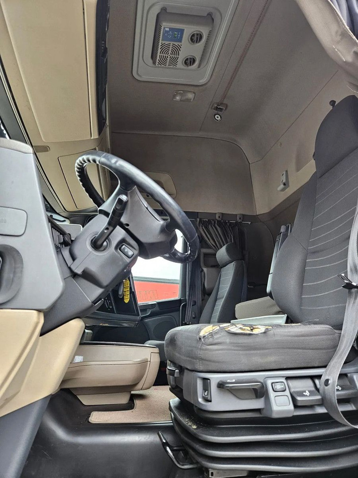 Scania R490 TopLine, Full Spoiler, New G2V2 Tachograph - Nyergesvontató: 5 kép. Scania R490 TopLine, Full Spoiler, New G2V2 Tachograph - Nyergesvontató: 5 kép.