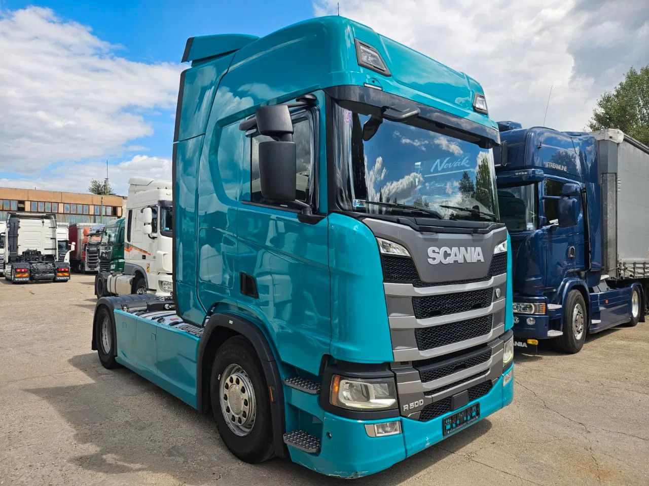 Scania R500 Standard-Turquoise-Standklima-Big NAVI-Hydr - Nyergesvontató: 2 kép. Scania R500 Standard-Turquoise-Standklima-Big NAVI-Hydr - Nyergesvontató: 2 kép.