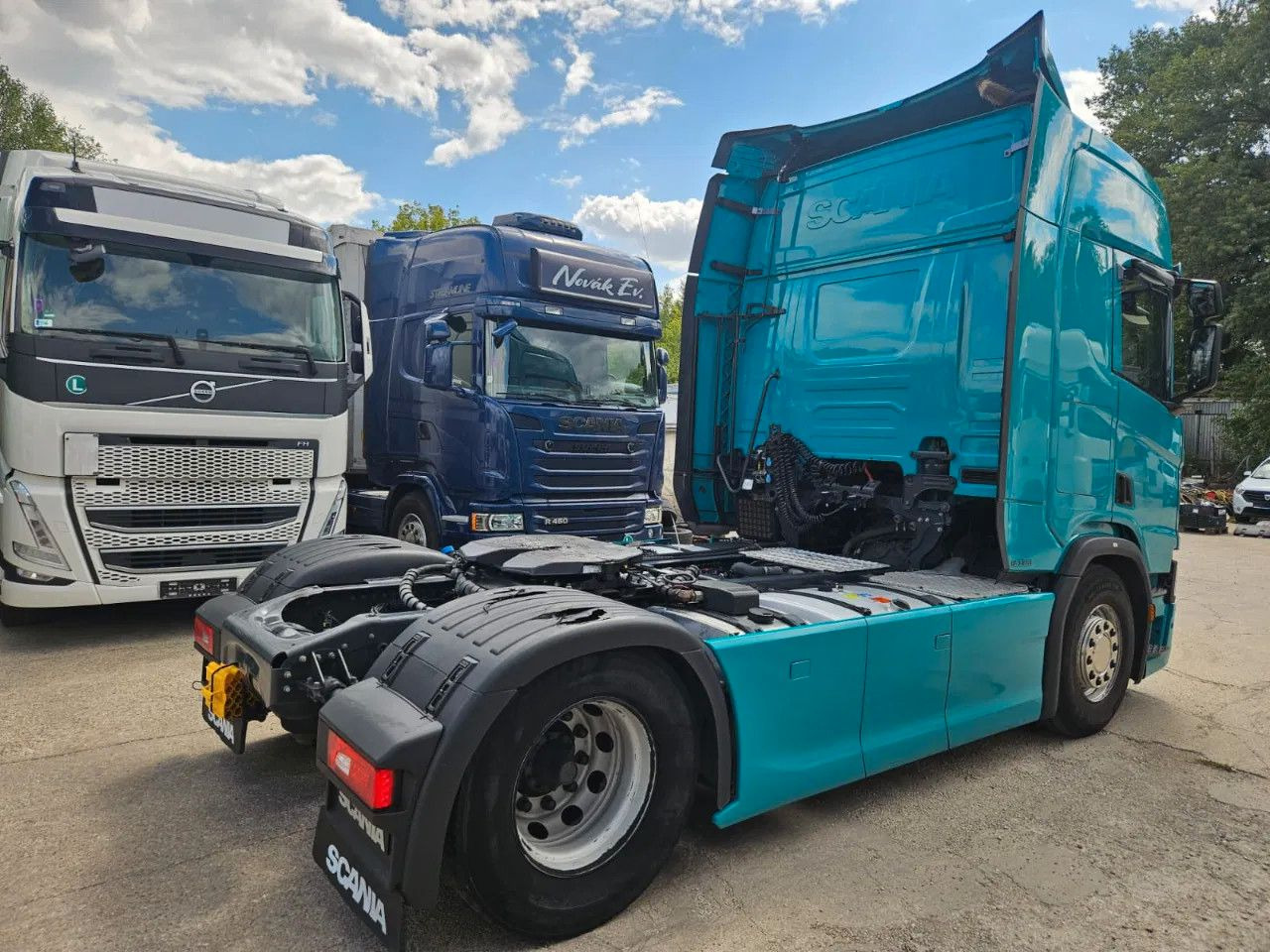 Scania R500 Standard-Turquoise-Standklima-Big NAVI-Hydr - Nyergesvontató: 3 kép. Scania R500 Standard-Turquoise-Standklima-Big NAVI-Hydr - Nyergesvontató: 3 kép.