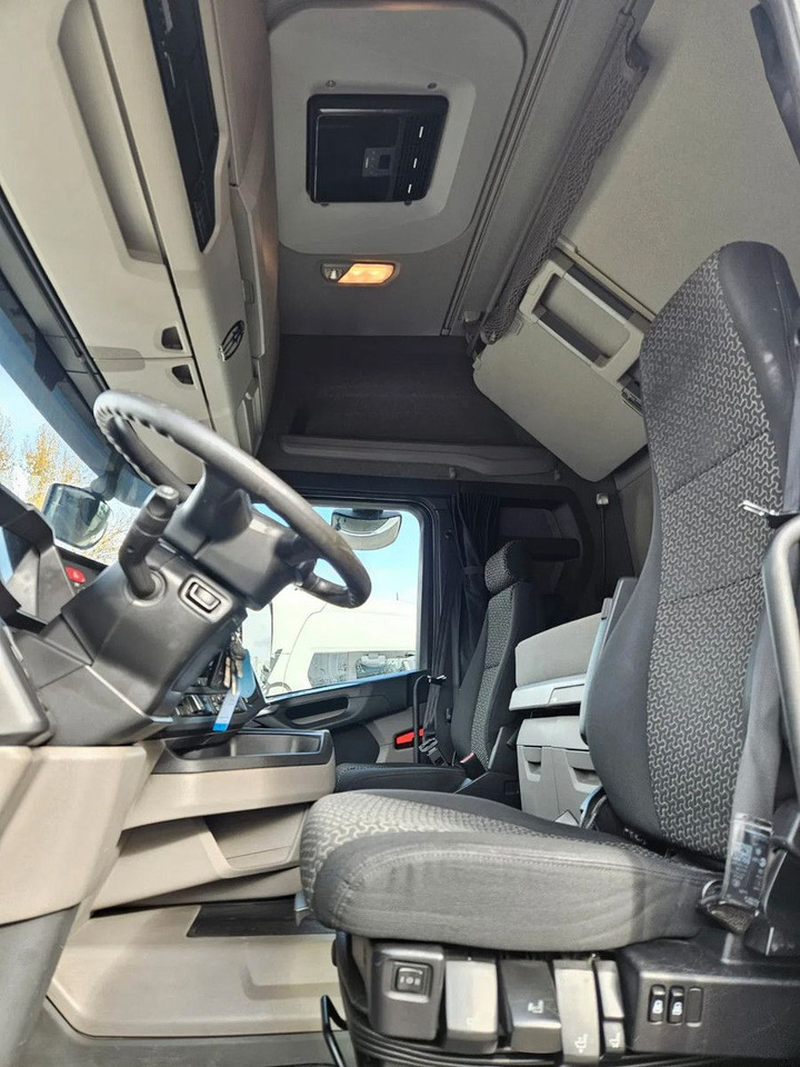 Scania R500 Standklima, Big Navi, Digit display, Full S - Nyergesvontató: 5 kép. Scania R500 Standklima, Big Navi, Digit display, Full S - Nyergesvontató: 5 kép.