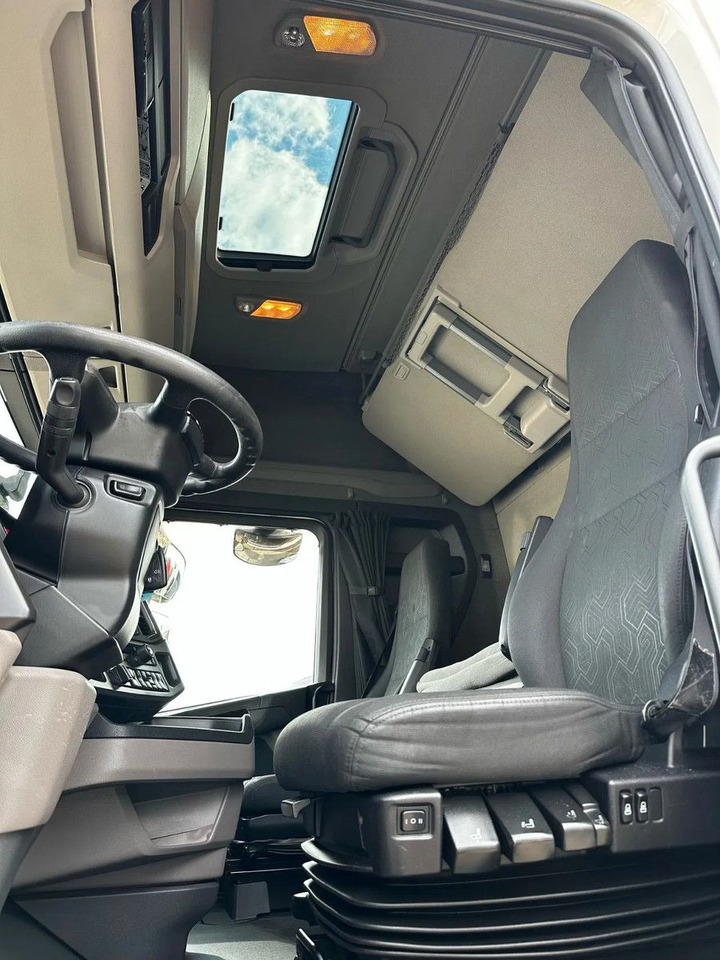 Scania S450 Standard-Digital Display, StandKlima, Retar - Nyergesvontató: 5 kép. Scania S450 Standard-Digital Display, StandKlima, Retar - Nyergesvontató: 5 kép.