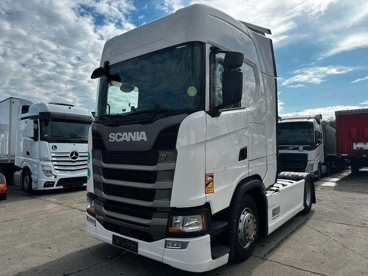 Scania S450 Standard, Full Spoiler, StandKlima, Retarde - Nyergesvontató: 1 kép. Scania S450 Standard, Full Spoiler, StandKlima, Retarde - Nyergesvontató: 1 kép.