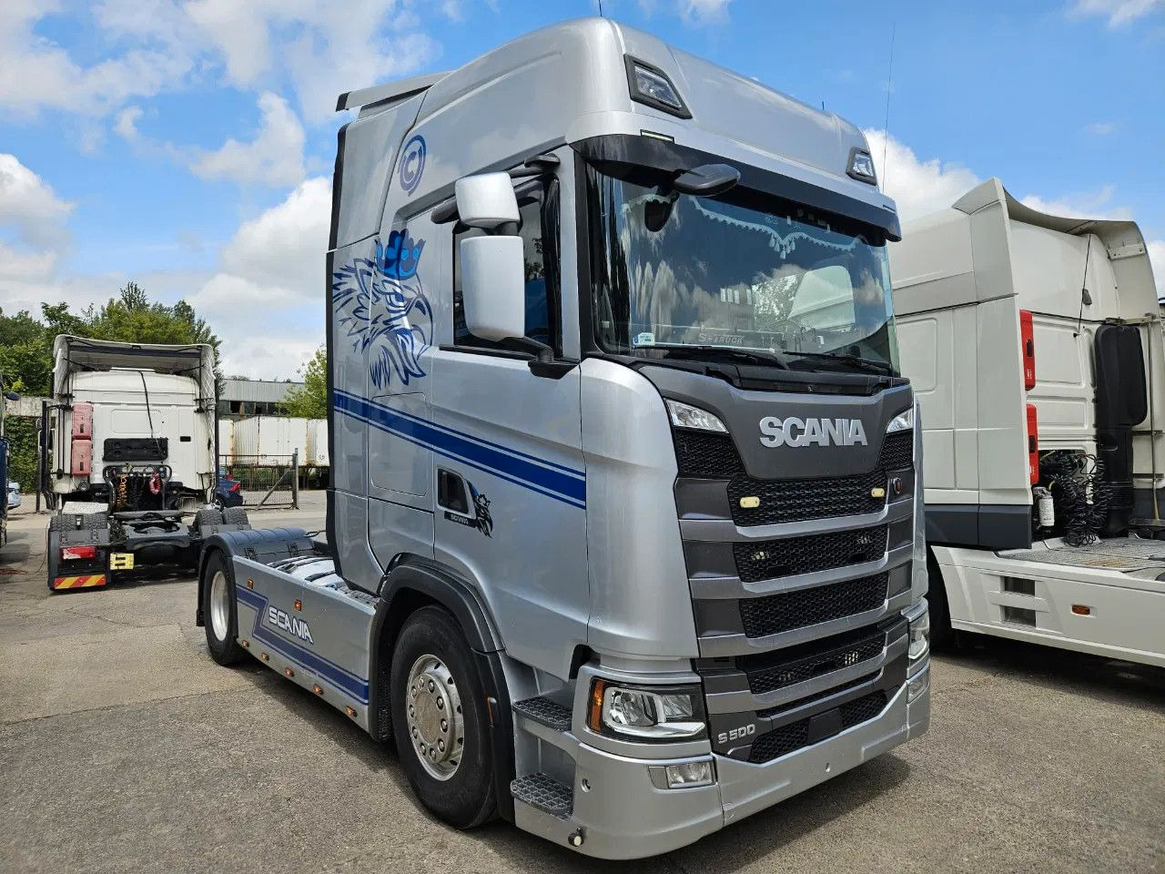 Scania S500 Full Spoiler, Alloy wheels, Standklima - Nyergesvontató: 3 kép. Scania S500 Full Spoiler, Alloy wheels, Standklima - Nyergesvontató: 3 kép.