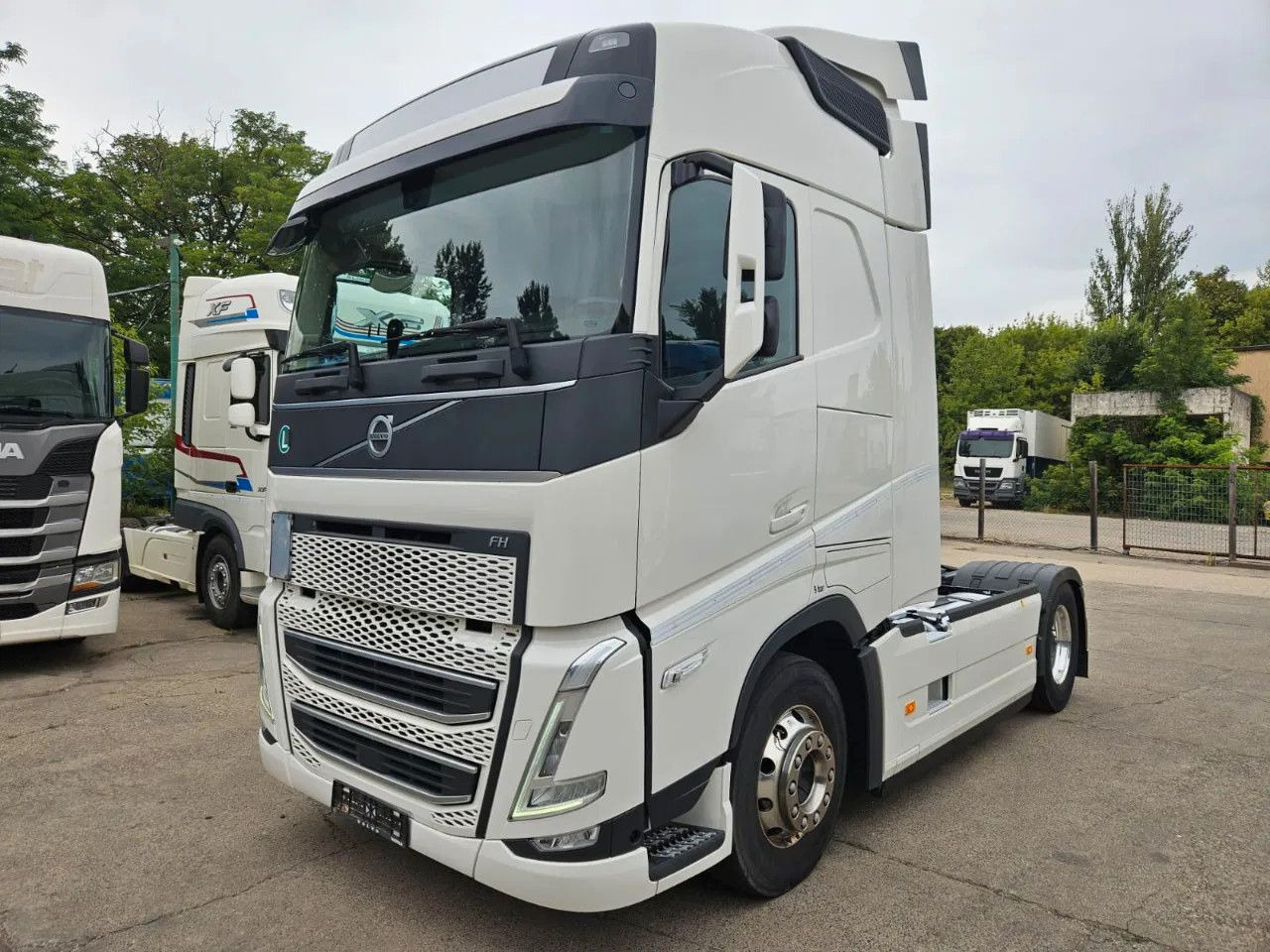 Volvo FH 460 Turbo Compound, I-Park, HYVA, Microwave, - Nyergesvontató: 1 kép. Volvo FH 460 Turbo Compound, I-Park, HYVA, Microwave, - Nyergesvontató: 1 kép.