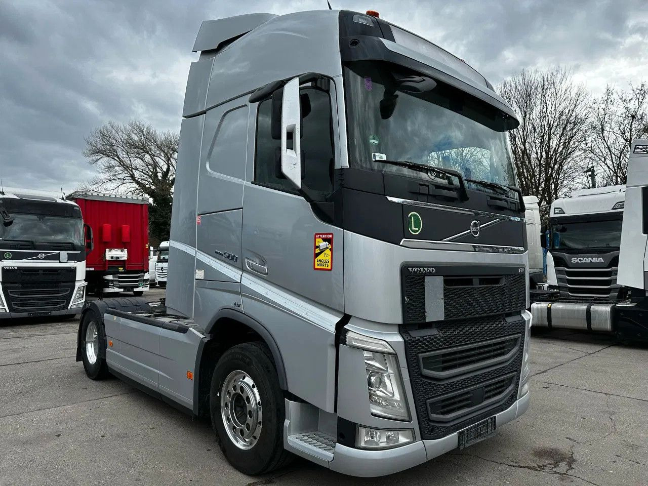 Volvo FH 500 ADR, I-Park, Alloy w. Leather seats, TV s - Nyergesvontató: 2 kép. Volvo FH 500 ADR, I-Park, Alloy w. Leather seats, TV s - Nyergesvontató: 2 kép.