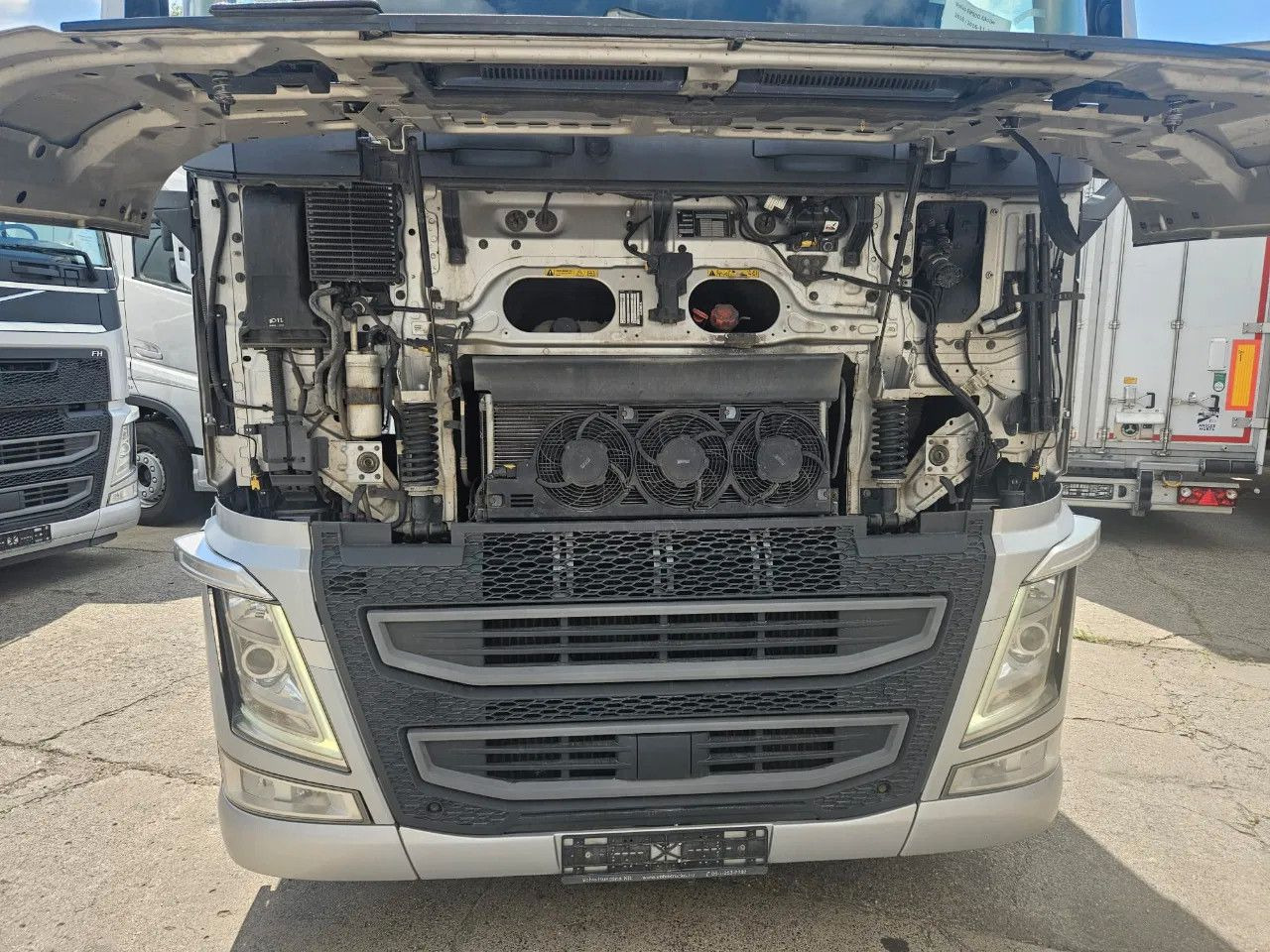 Volvo FH 500 Globe-Standard-I-Park- ACC- DAS-2 units - Nyergesvontató: 3 kép. Volvo FH 500 Globe-Standard-I-Park- ACC- DAS-2 units - Nyergesvontató: 3 kép.