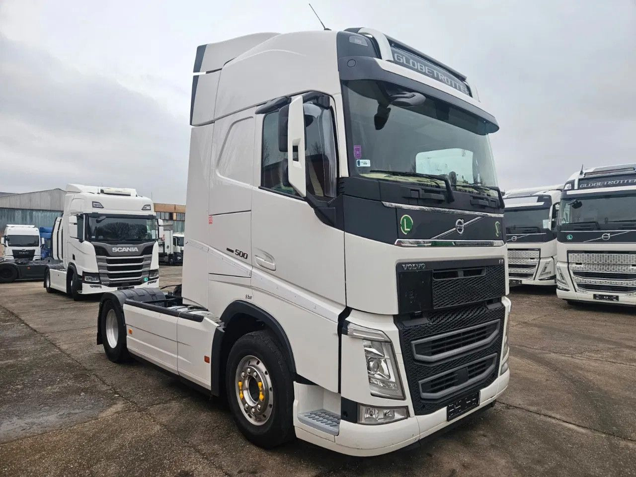 Volvo FH 500 I-Park, Full ADR, ACC, DAS, Alloy wheels - Nyergesvontató: 2 kép. Volvo FH 500 I-Park, Full ADR, ACC, DAS, Alloy wheels - Nyergesvontató: 2 kép.