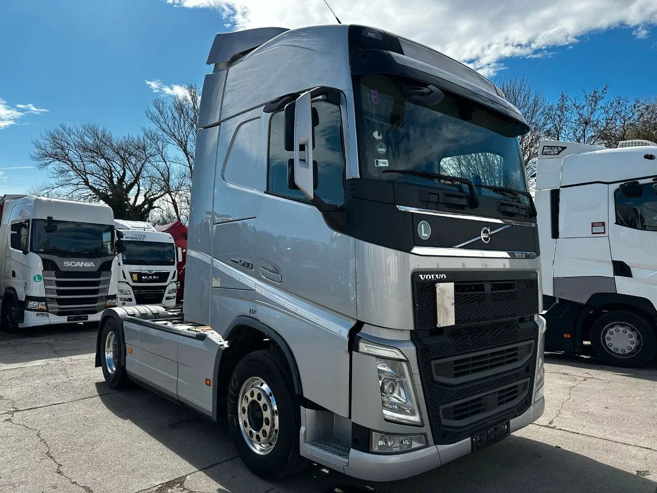 Volvo FH 500 Standard, I Park, ACC, DAS-1 Unit - Nyergesvontató: 2 kép. Volvo FH 500 Standard, I Park, ACC, DAS-1 Unit - Nyergesvontató: 2 kép.
