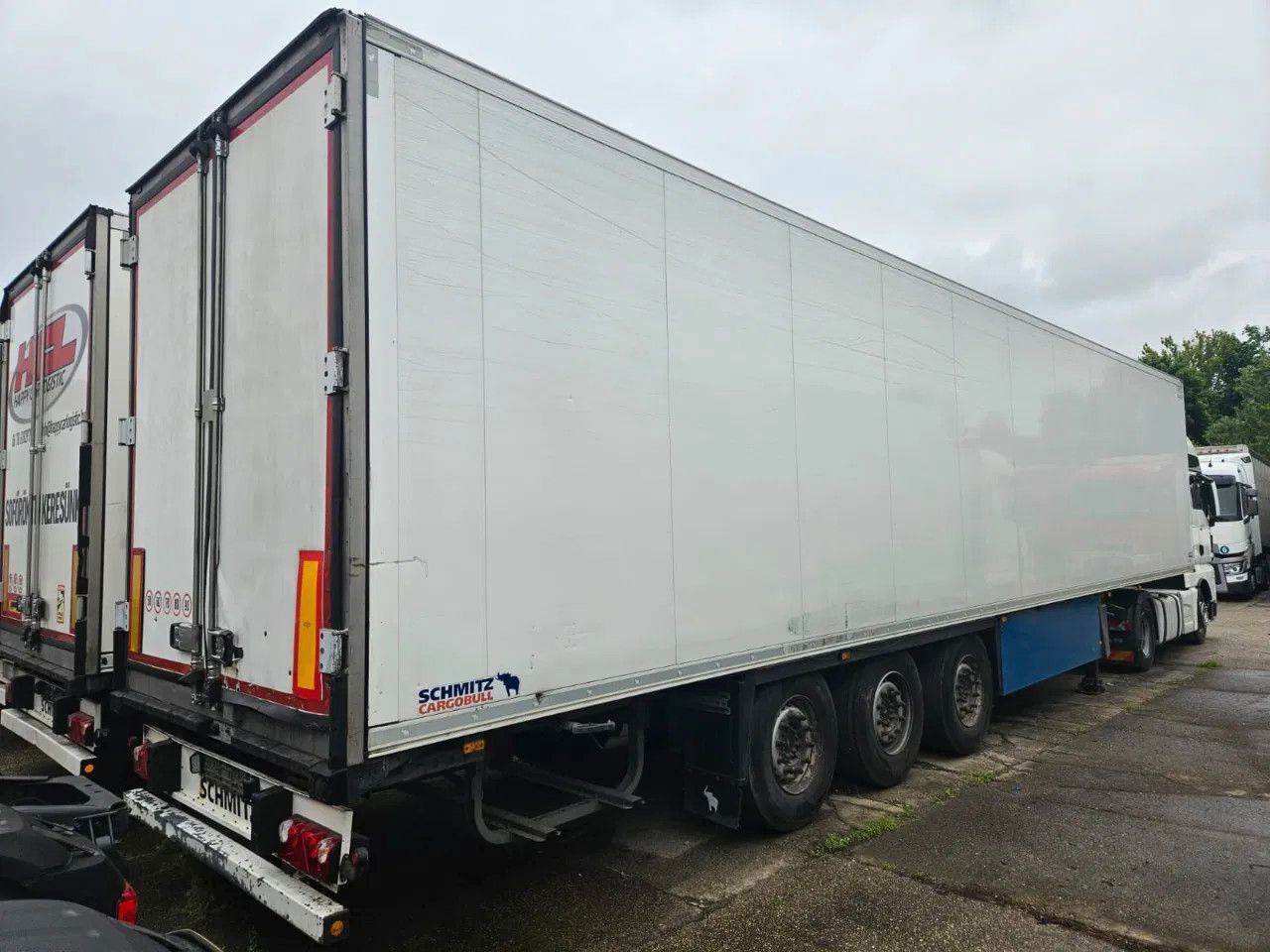 Schmitz Cargobull SCB S3B Schmitz Frigo Engine - Félpótkocsi hűtős: 2 kép. Schmitz Cargobull SCB S3B Schmitz Frigo Engine - Félpótkocsi hűtős: 2 kép.