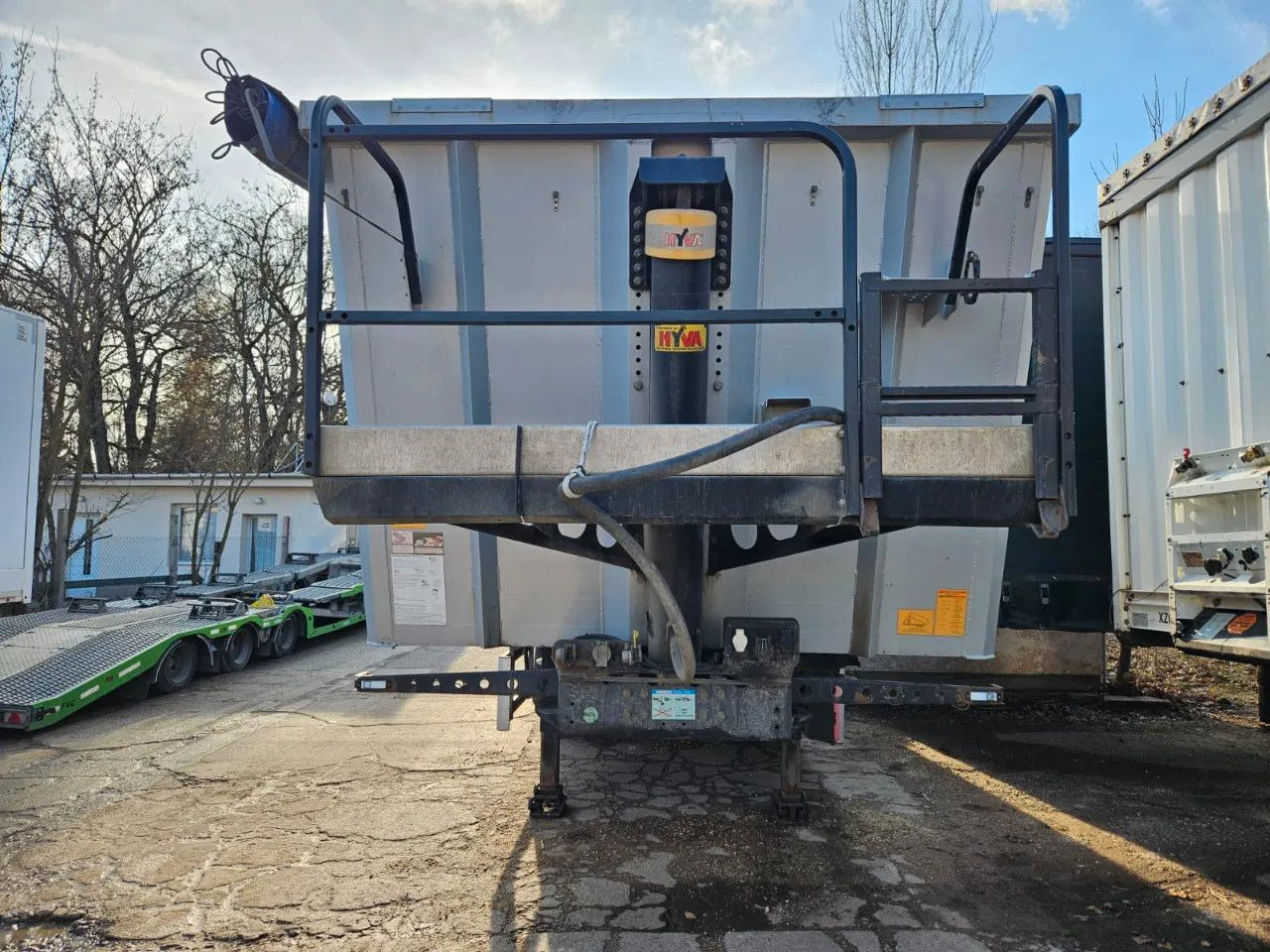 Wielton NW-3 38m3 Lifting Axle, Alloy w. - Félpótkocsi billenőplatós: 2 kép. Wielton NW-3 38m3 Lifting Axle, Alloy w. - Félpótkocsi billenőplatós: 2 kép.