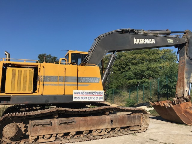 Akermann EC 230B - Lánctalpas kotró: 2 kép. Akermann EC 230B - Lánctalpas kotró: 2 kép.
