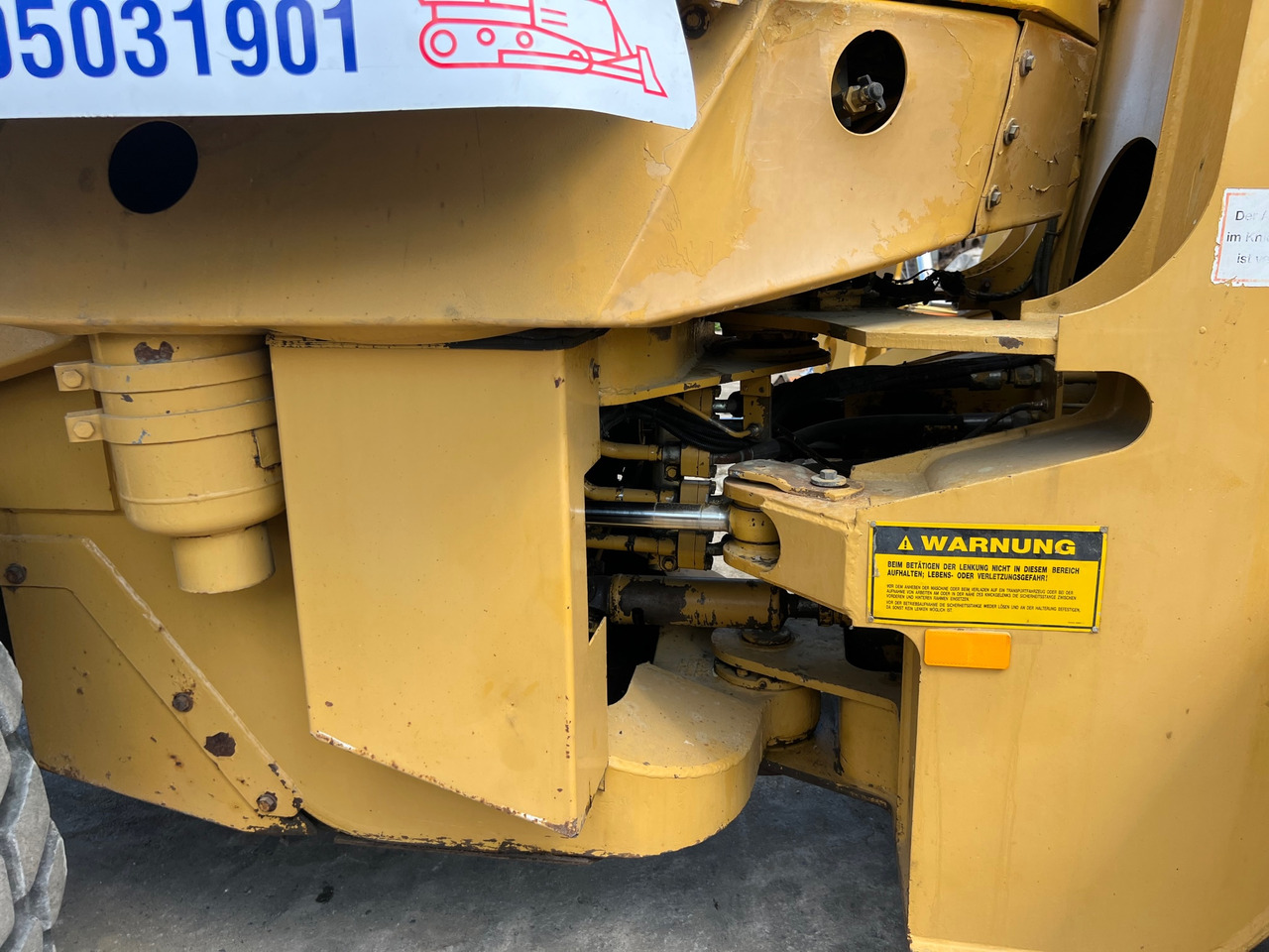 CATERPILLAR 926E - Építőipari gépek: 5 kép. CATERPILLAR 926E - Építőipari gépek: 5 kép.