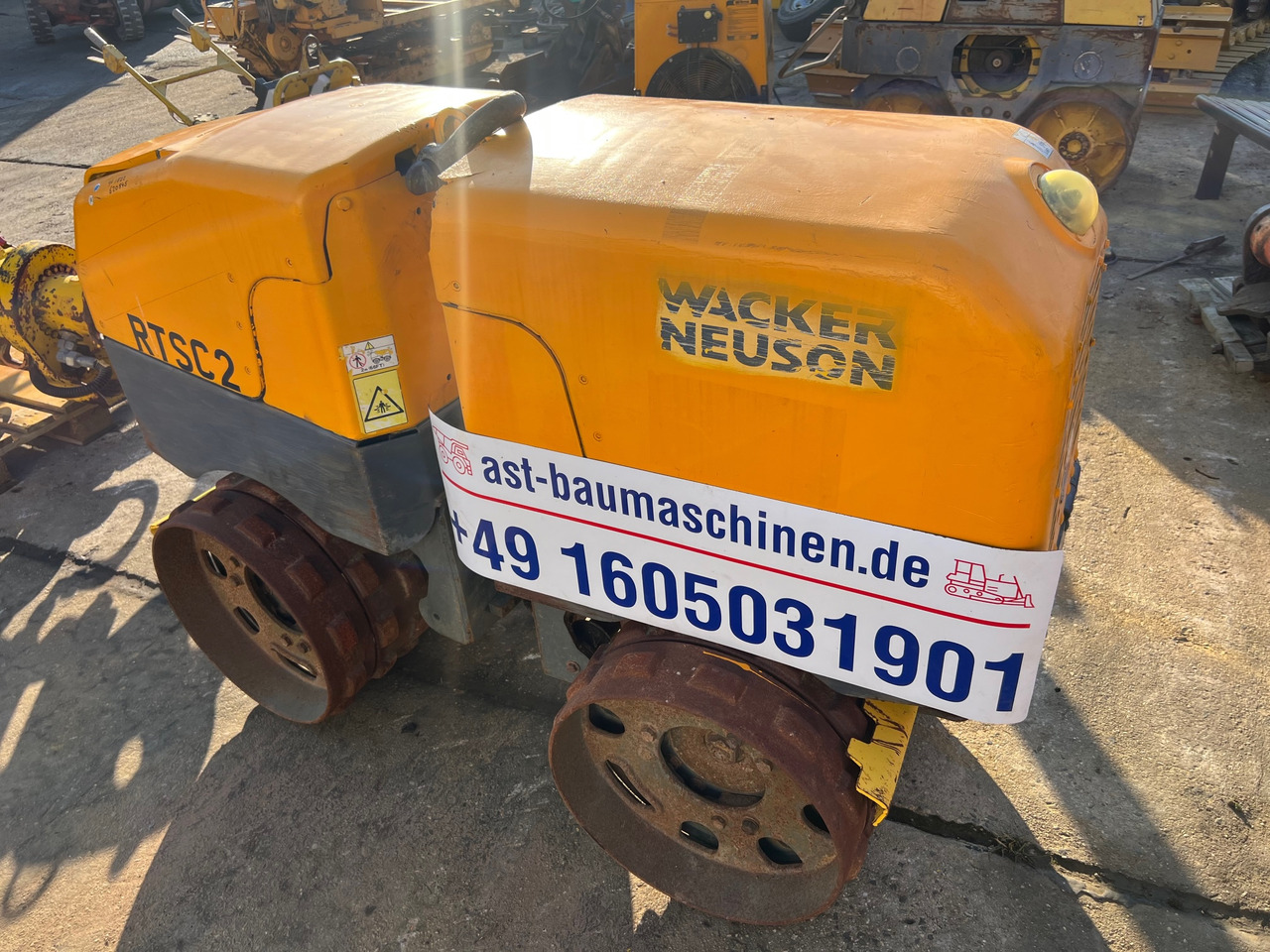 WACKER NEUSON RT82-SC 2 - Minihenger: 3 kép. WACKER NEUSON RT82-SC 2 - Minihenger: 3 kép.