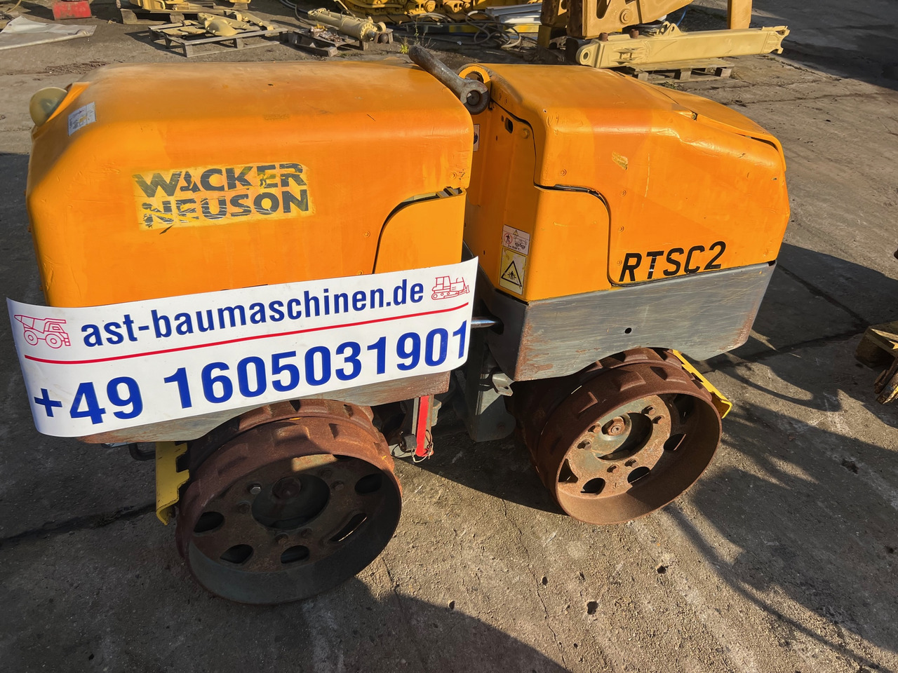WACKER NEUSON RT82-SC 2 - Minihenger: 2 kép. WACKER NEUSON RT82-SC 2 - Minihenger: 2 kép.