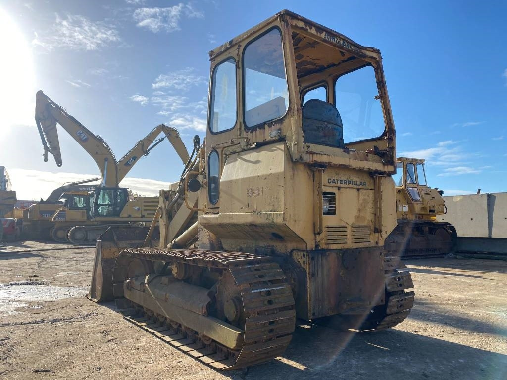 CAT 931 - Lánctalpas homlokrakodó: 5 kép. CAT 931 - Lánctalpas homlokrakodó: 5 kép.