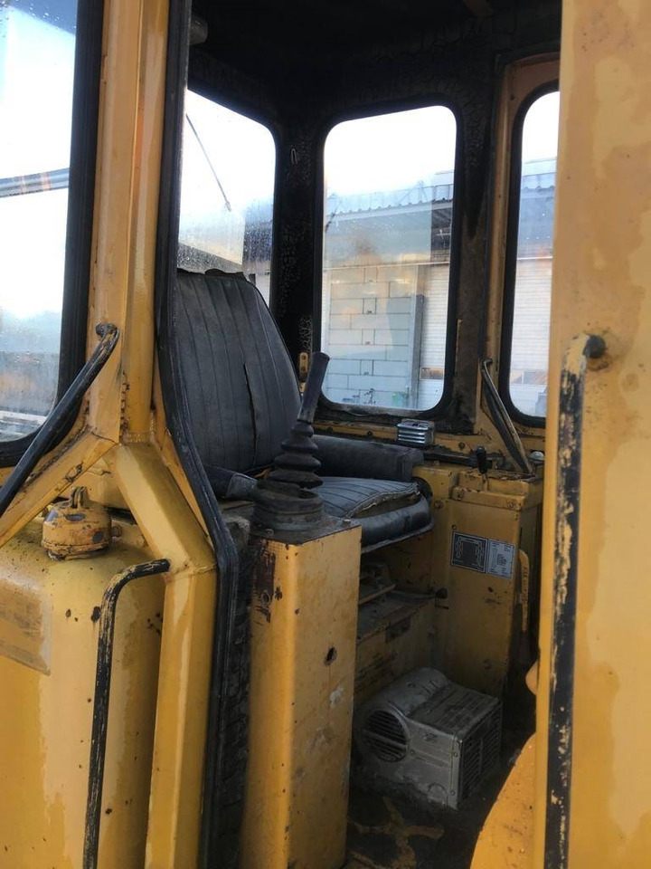 CAT 941 B - Lánctalpas homlokrakodó: 5 kép. CAT 941 B - Lánctalpas homlokrakodó: 5 kép.