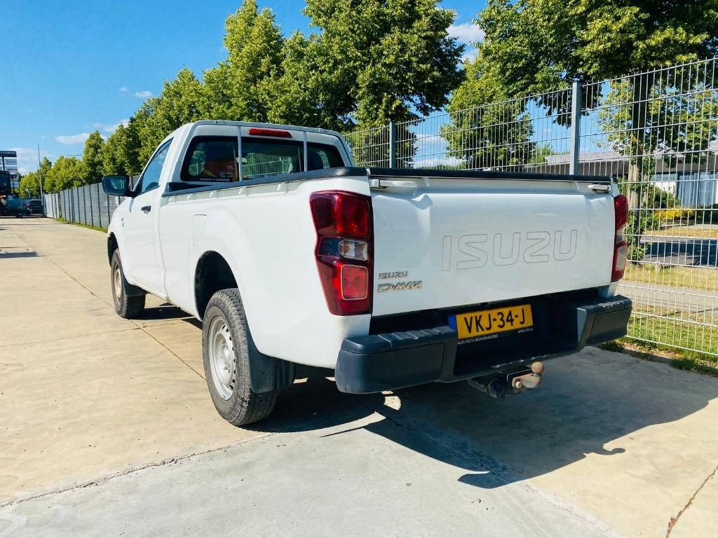 Isuzu D-Max Socage - Autó: 4 kép. Isuzu D-Max Socage - Autó: 4 kép.