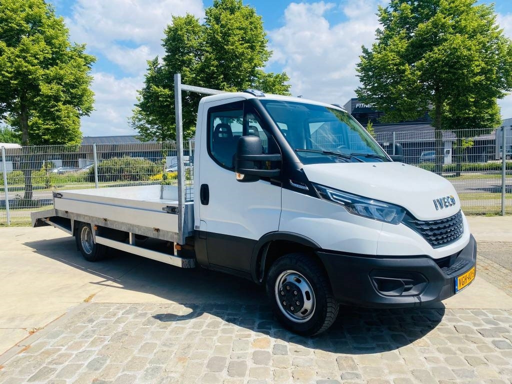 Iveco Daily 35 C18 - Dobozos kisteherautó: 1 kép. Iveco Daily 35 C18 - Dobozos kisteherautó: 1 kép.