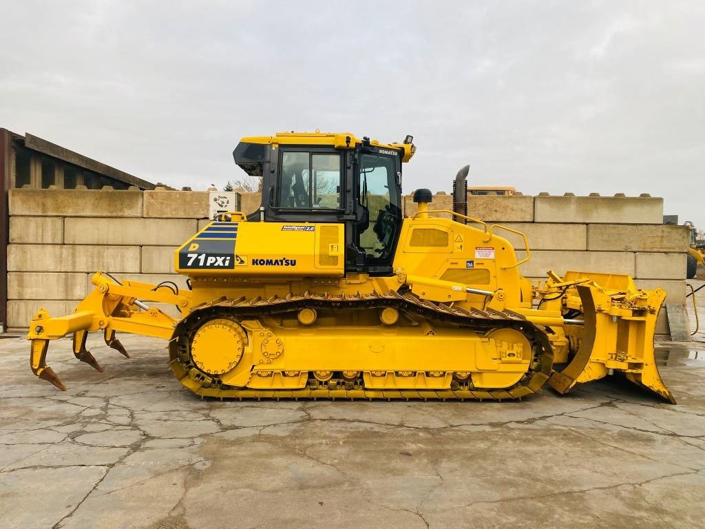 Komatsu D 71 PXi-24eo - Buldózer: 2 kép. Komatsu D 71 PXi-24eo - Buldózer: 2 kép.