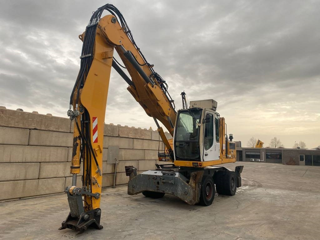 Liebherr A 904 C Litronic - Hulladék kotró: 4 kép. Liebherr A 904 C Litronic - Hulladék kotró: 4 kép.