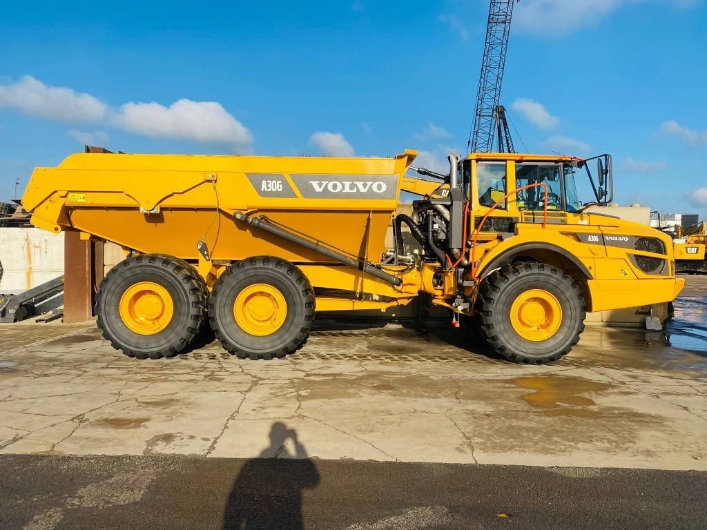 Volvo A 30 G - Csuklós dömper: 2 kép. Volvo A 30 G - Csuklós dömper: 2 kép.