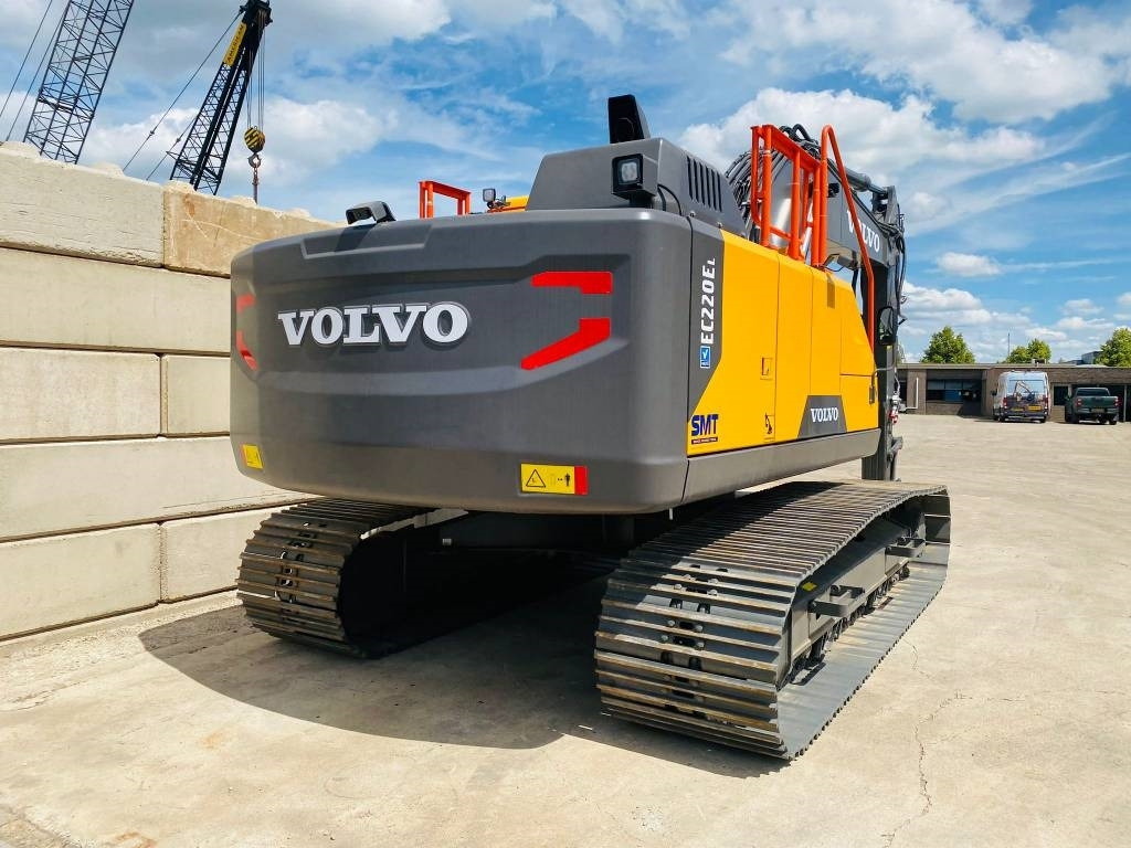 Volvo ec220el - Lánctalpas kotró: 4 kép. Volvo ec220el - Lánctalpas kotró: 4 kép.