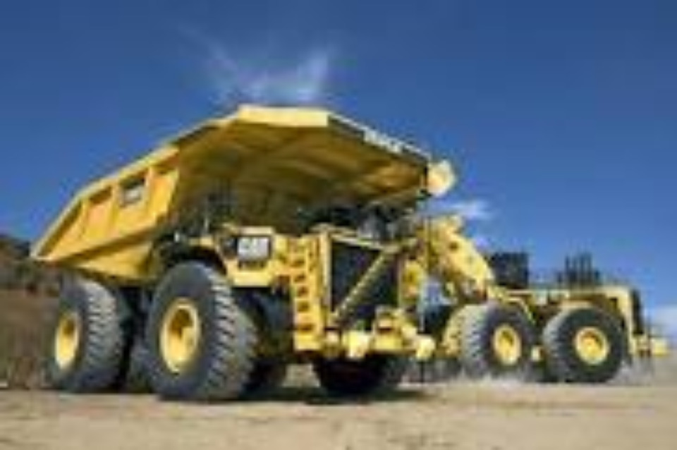 Baumaschinen- / Landmaschinen- Mechaniker Vollzeit / Teilzeit - Bánya teherautó: 1 kép. Baumaschinen- / Landmaschinen- Mechaniker Vollzeit / Teilzeit - Bánya teherautó: 1 kép.