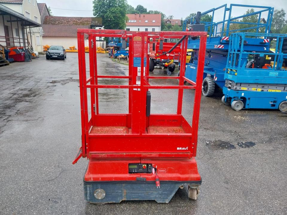 Braviisol LUI m S.I Elektro Mastarbeitsbühne Arbeitsbühne Bühne - Oszlopos személyemelő: 4 kép. Braviisol LUI m S.I Elektro Mastarbeitsbühne Arbeitsbühne Bühne - Oszlopos személyemelő: 4 kép.