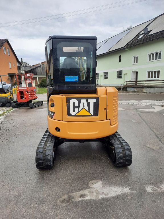 CAT 303.5 - Minikotró: 4 kép. CAT 303.5 - Minikotró: 4 kép.