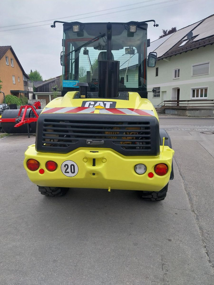 CAT 908H2 907 906 - Gumikerekes homlokrakodó: 4 kép. CAT 908H2 907 906 - Gumikerekes homlokrakodó: 4 kép.