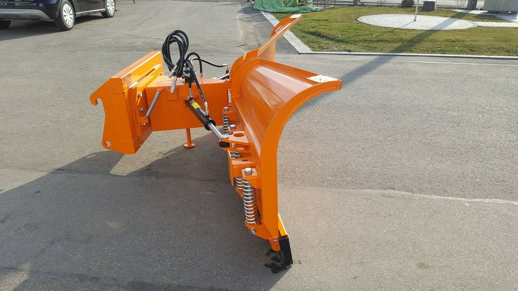 CAT neues Schneeschild Vario 2,6 m, 2,2m, 2,9m, 3,3m - Hóeke - Többcélú/ Speciális jármű: 2 kép. CAT neues Schneeschild Vario 2,6 m, 2,2m, 2,9m, 3,3m - Hóeke - Többcélú/ Speciális jármű: 2 kép.