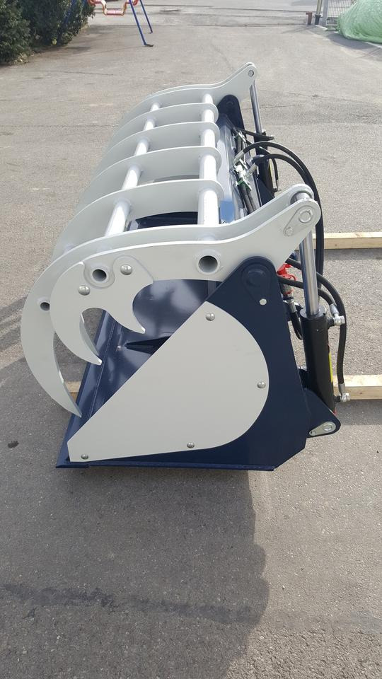 Greifschaufel Euro Frontlader Fendt Deutz Case John Deere Volvo - Egyéb gépek: 4 kép. Greifschaufel Euro Frontlader Fendt Deutz Case John Deere Volvo - Egyéb gépek: 4 kép.