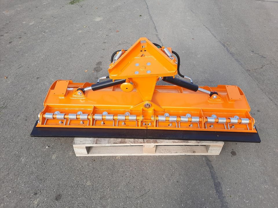 Schneeschild 1,8m John Deere Kommunal Schlepper Radlader Hoflader - Egyéb gépek: 5 kép. Schneeschild 1,8m John Deere Kommunal Schlepper Radlader Hoflader - Egyéb gépek: 5 kép.