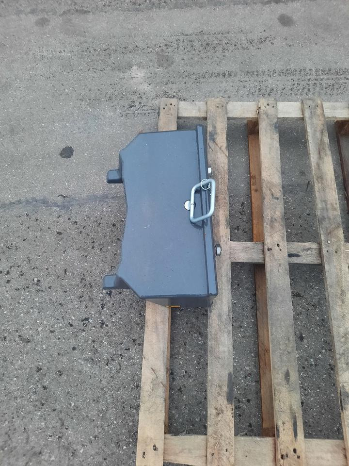 Front Gewicht Claas Schlepper Schleppergewicht Fendt - Ellensúly: 3 kép. Front Gewicht Claas Schlepper Schleppergewicht Fendt - Ellensúly: 3 kép.