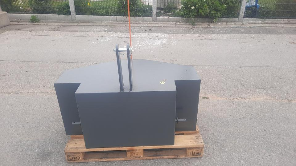 Frontgewicht Ballast Heckgewicht 1000kg Traktor Gewicht Fendt - Ellensúly: 3 kép. Frontgewicht Ballast Heckgewicht 1000kg Traktor Gewicht Fendt - Ellensúly: 3 kép.
